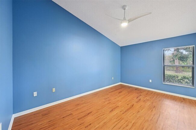 Building Photo - 227 Southampton Dr