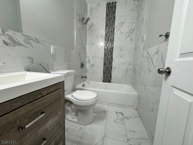 Building Photo - 61 N Grove St