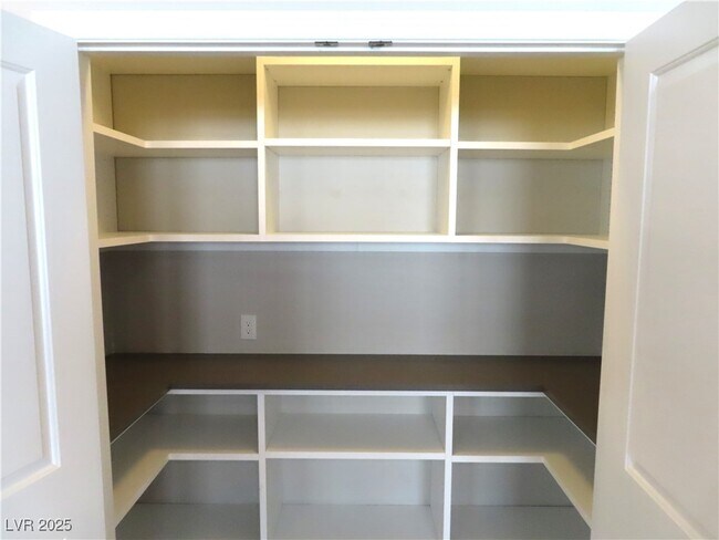 Building Photo - 2771 Alta Vista St