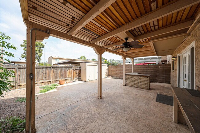 Building Photo - 8372 E Solano Dr