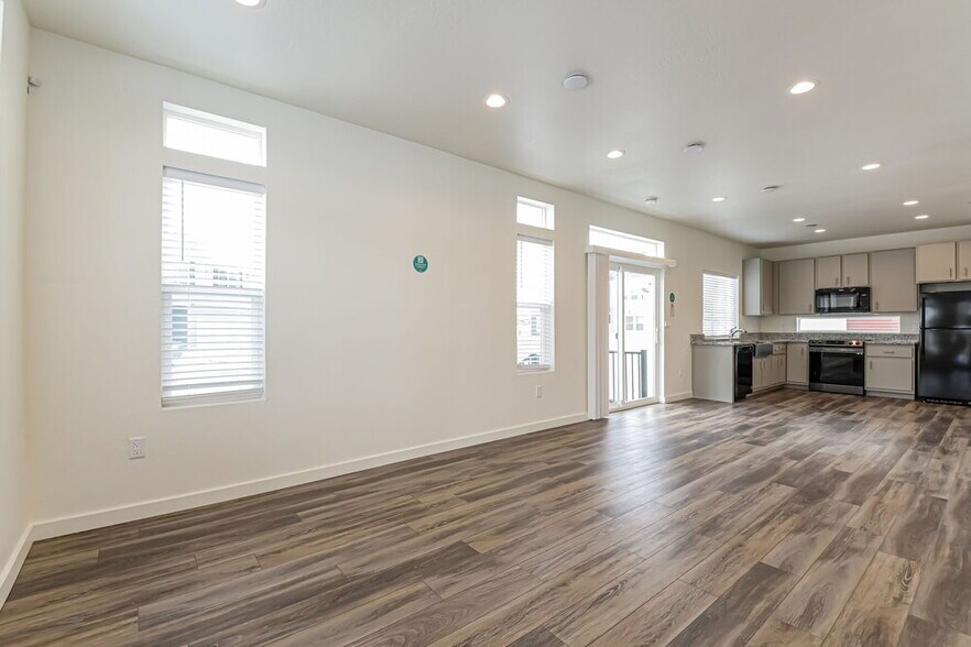 Building Photo - 4733 N Tower Dr