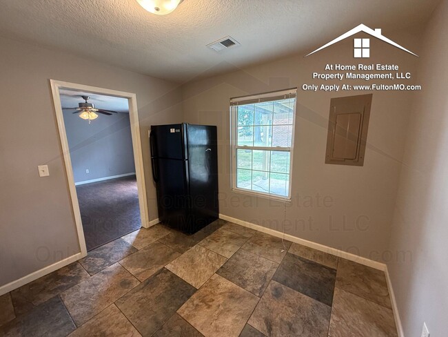 Building Photo - 537 Collier Ln