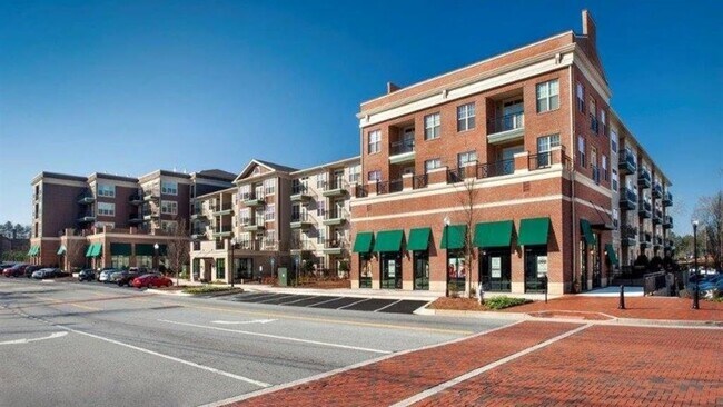 Building Photo - 2825 S Main St