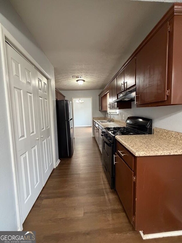 Building Photo - 804 Emerald Forest Cir SW