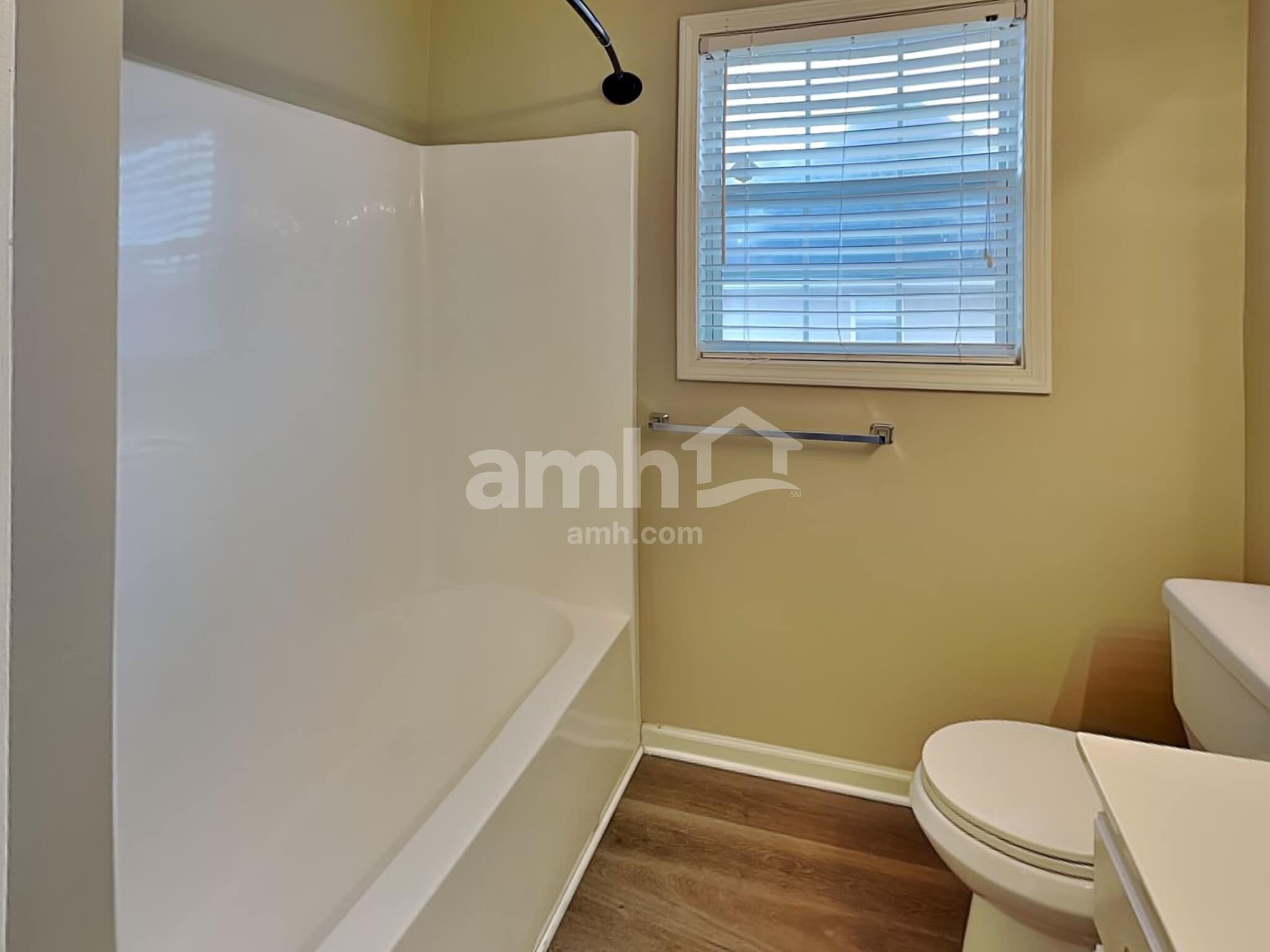 Building Photo - 811 Karie Dr