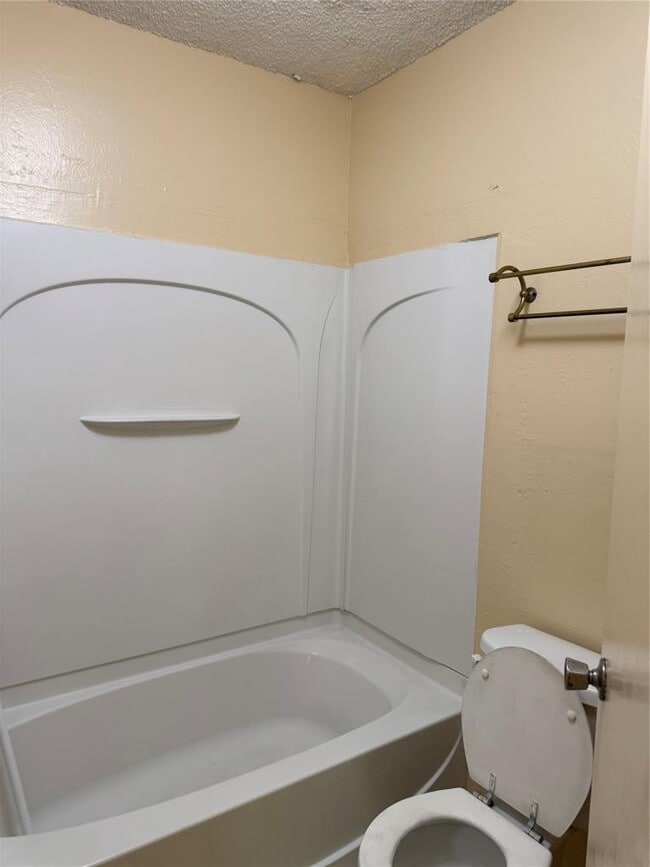 Building Photo - 1748 Timberwood Dr