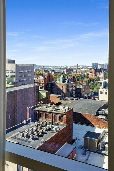 Building Photo - 1 Franklin St
