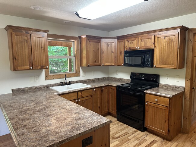 Building Photo - 2546 Brookhaven Ln