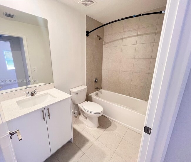 Building Photo - 3760 SW 50th Ave