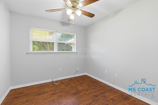 Building Photo - 208 Charles Ave