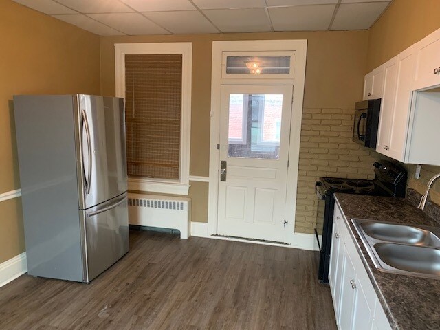 Building Photo - 150 S East St