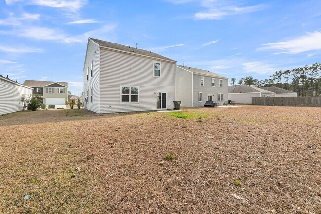 Building Photo - 550 Wayton Cir