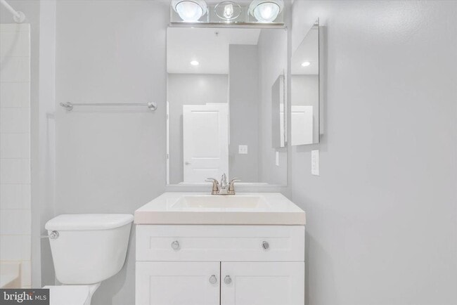 Building Photo - 7923 Eastern Ave NW