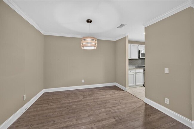 Building Photo - 123 Warm Springs Cir