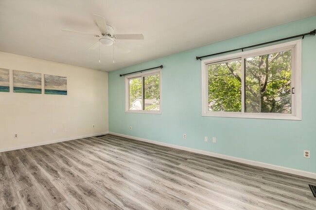Building Photo - 510 N Beadle Dr