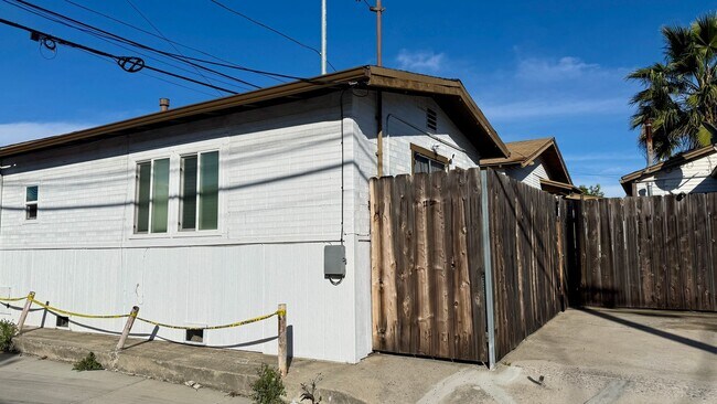 Building Photo - Cozy Studio, 1 Bath rental in Normal Heights for Rent