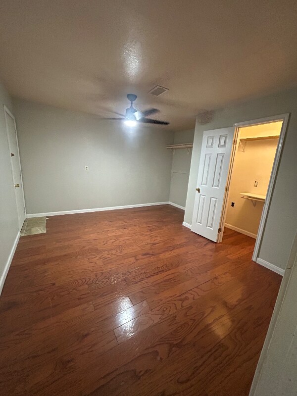 Building Photo - 904 E Hedrick St