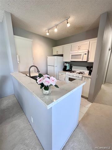 Building Photo - 91-225-225 Hanapouli Cir