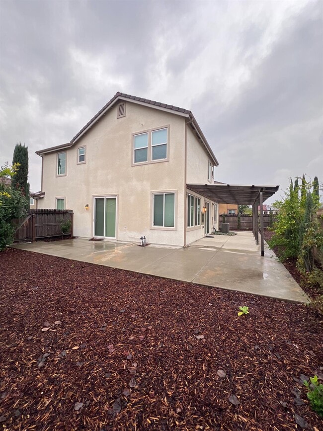 Building Photo - 2020 Makenna Dr