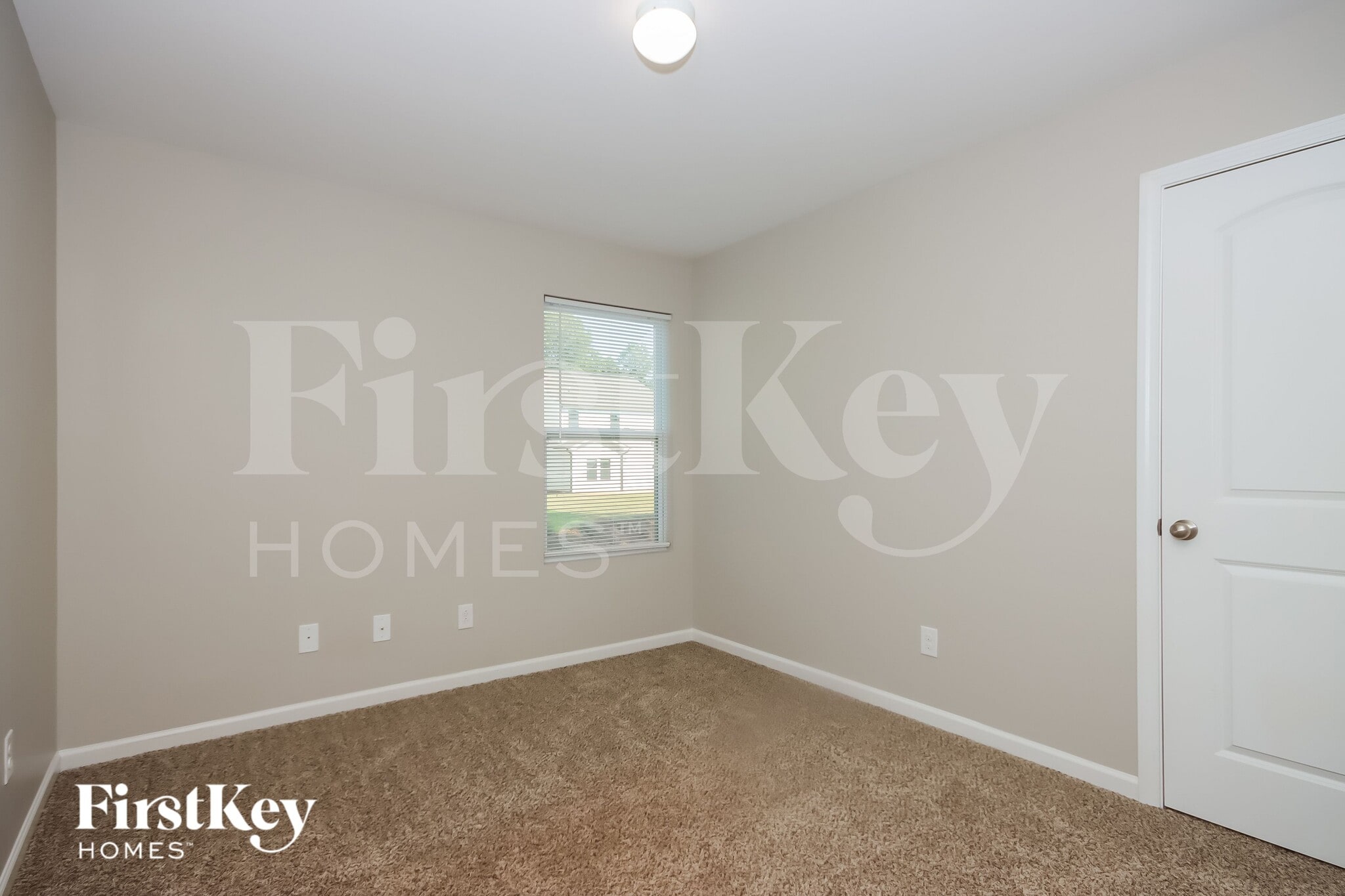 Building Photo - 905 Little Dog Ln