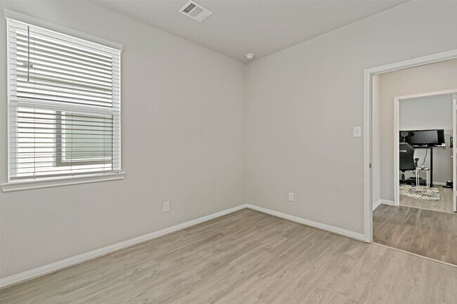 Building Photo - 13770 Goldeye Dr