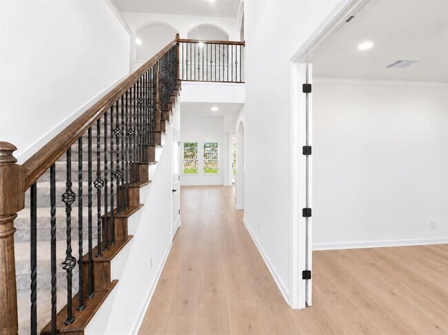 Building Photo - 14312 Senia Bend