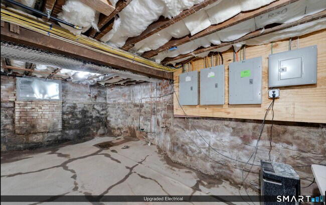 Building Photo - 144 Madison St