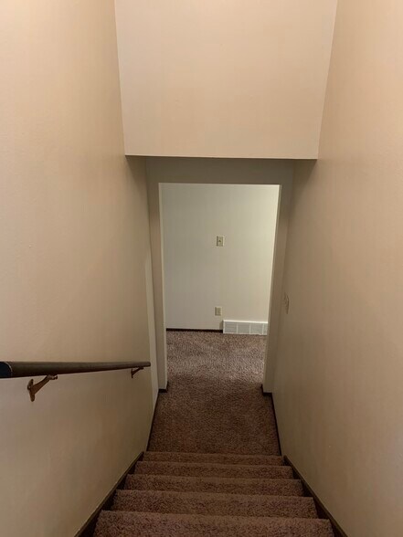 Building Photo - 1235A Thiher Dr