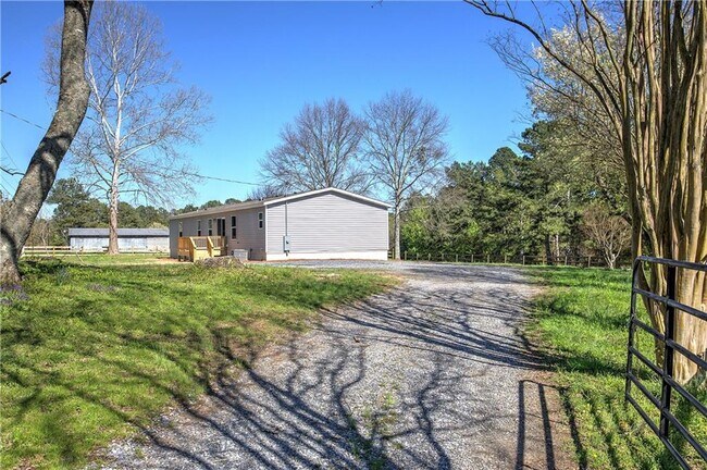 Building Photo - 81 Popham Rd