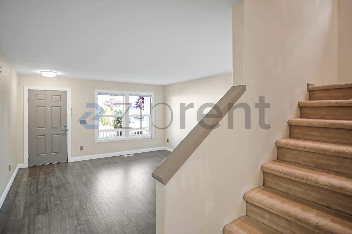 Building Photo - Unit