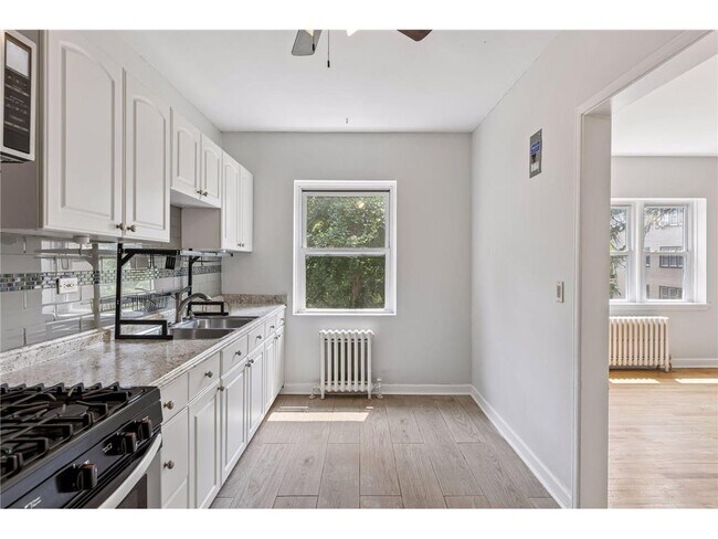 Building Photo - 3128 W Bde Maka Ska Blvd