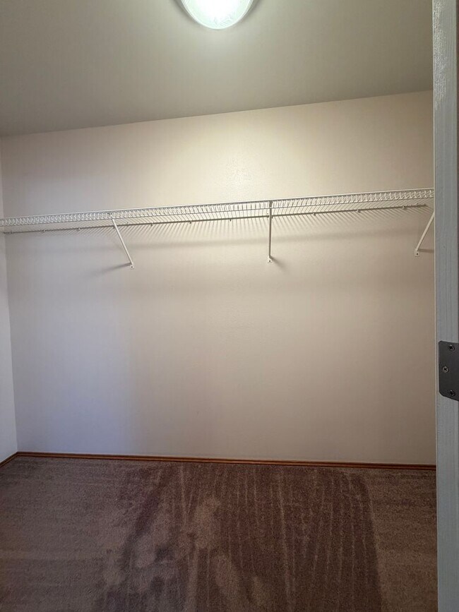 Building Photo - Beautifully updated 3-bedroom, 2-bathroom www.stillproperties.com