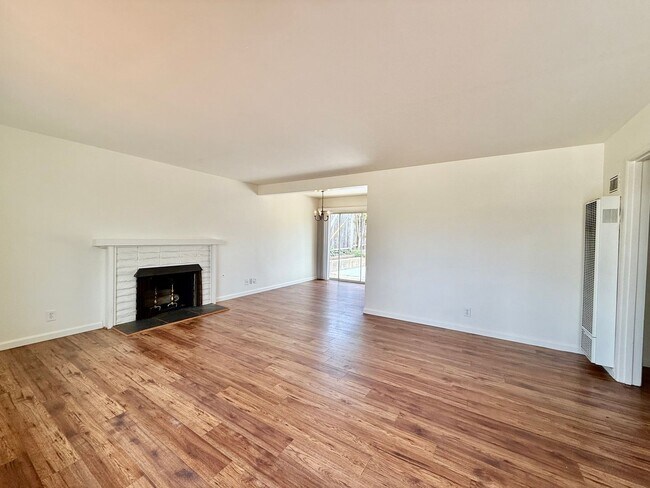 Building Photo - 4124 San Martin Way