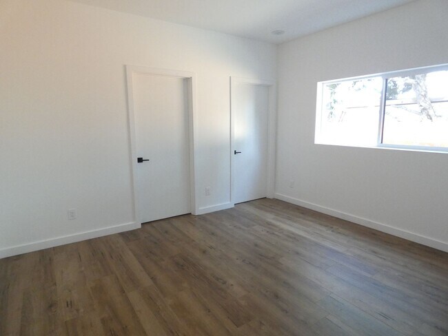 Building Photo - 6034 Craner Ave