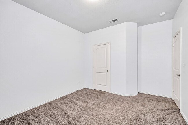 Building Photo - 7017 Kate Reed Dr