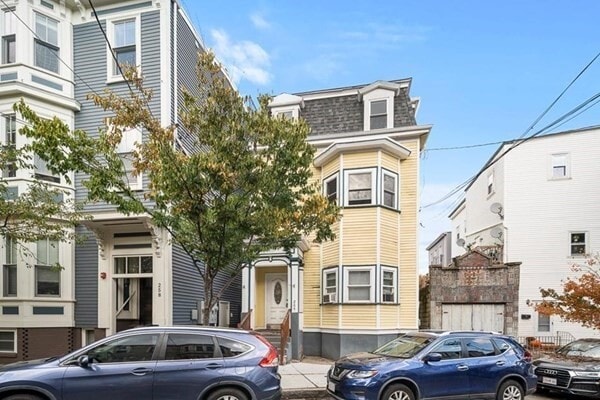 Building Photo - 264 Webster St