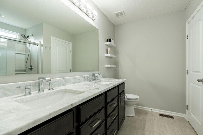 Building Photo - 123 Schellinger St