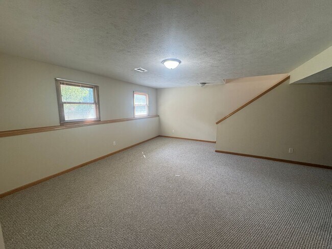 Building Photo - 2314 Breton Rd SE