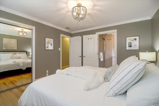 Building Photo - LOVELY 3 Bed/2 Bath Home in San Jose on a ...