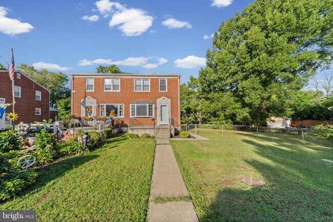 Building Photo - 5922 Cedonia Ave