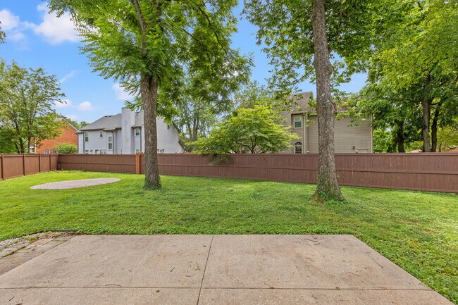 Building Photo - 800 Palomino Ln