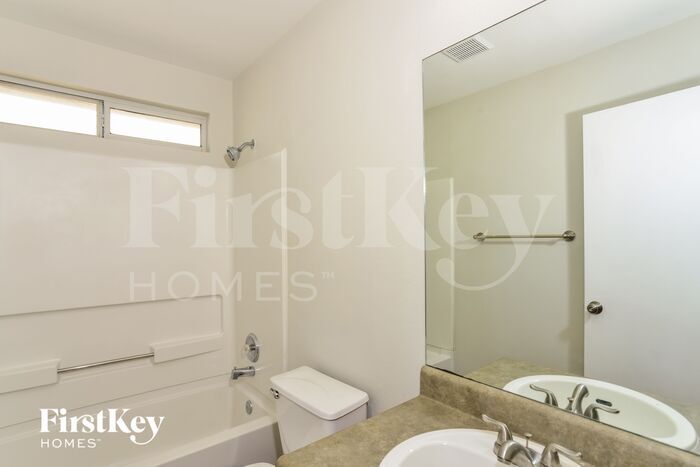 Building Photo - 654 Diamond Falls