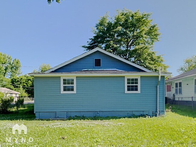 Building Photo - 1516 65th St W