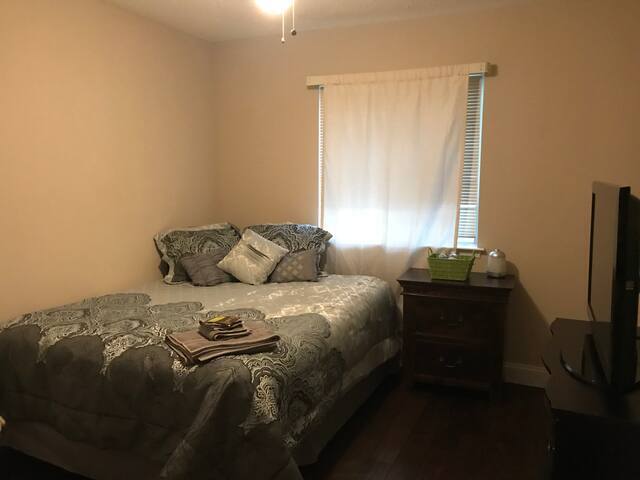 Building Photo - 18448 Sun Haven Cove