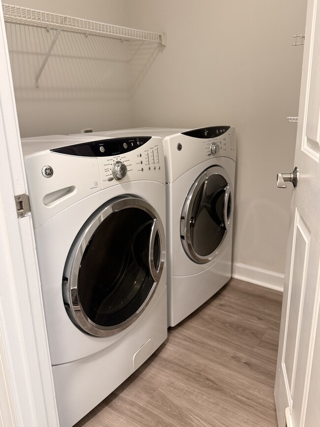 Building Photo - 407 16th St