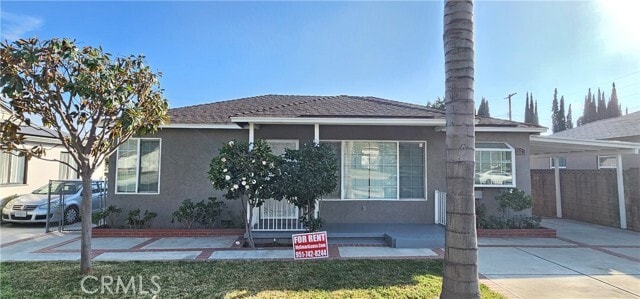 Primary Photo - 712 E Yale St