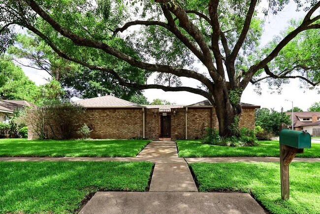 Building Photo - 14202 Ella Lee Ln