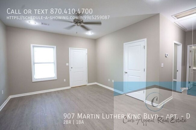 Building Photo - First month move in special $800!!  Luxury...