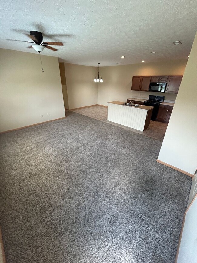 Building Photo - Brick Ranch with 3 Bedrooms, 1.5 Baths, an...