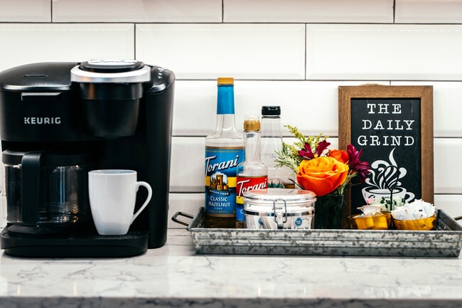 Building Photo - 1605 SE P St